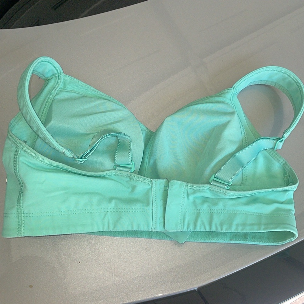 lululemon ta ta tamer turqouise 34D VGUC - Picture 3 of 11